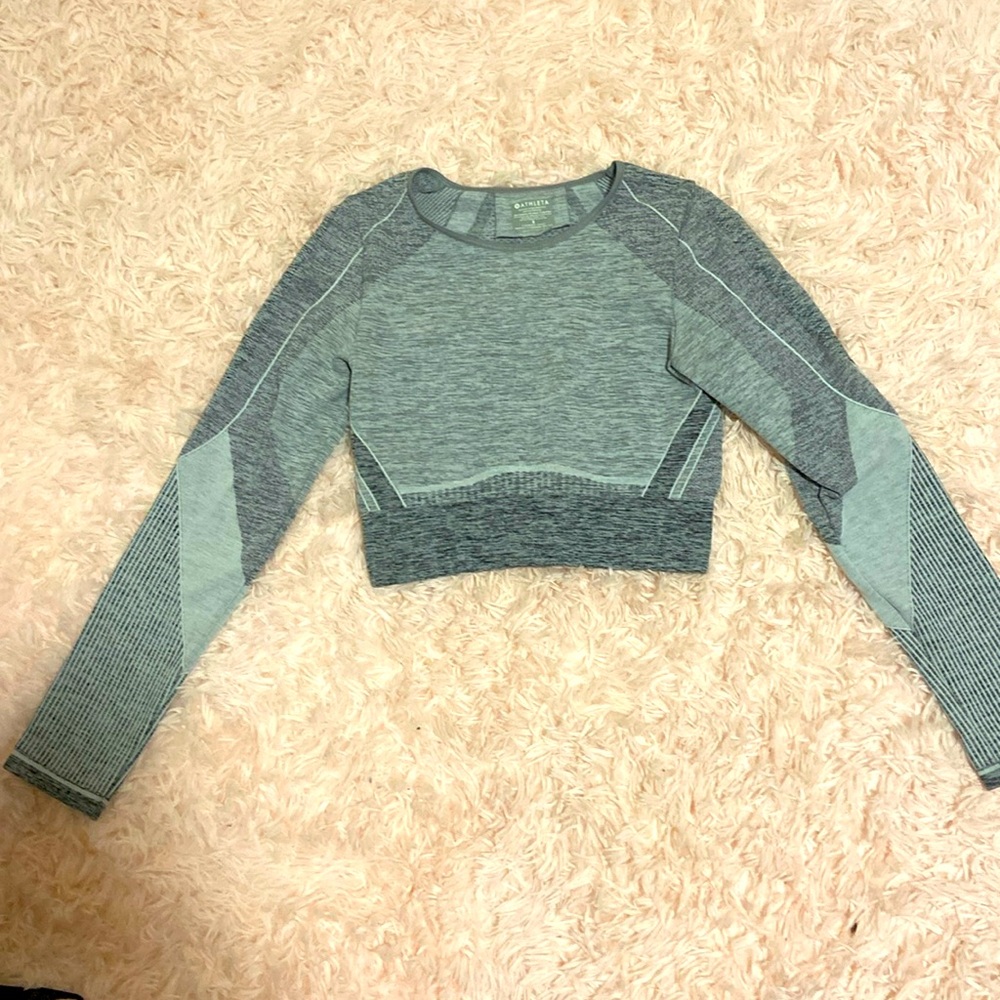 Athleta crop top work out shirt